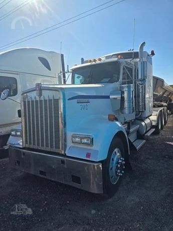2001 Kenworth W900L - photo 1