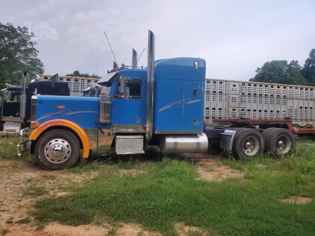 2003 Peterbilt 379 - photo 1