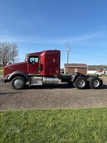 2005 Kenworth T800 - photo 1