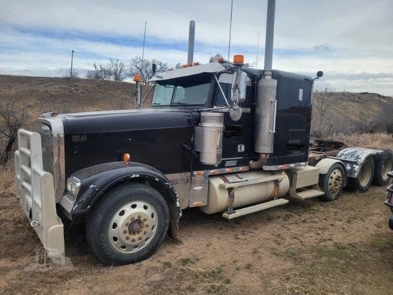 2007 Freightliner FLD132 Classic XL - photo 1