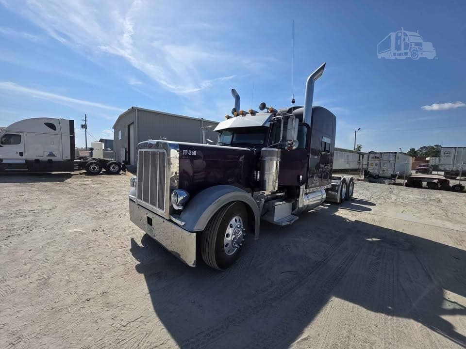 2007 Peterbilt 389 - photo 1