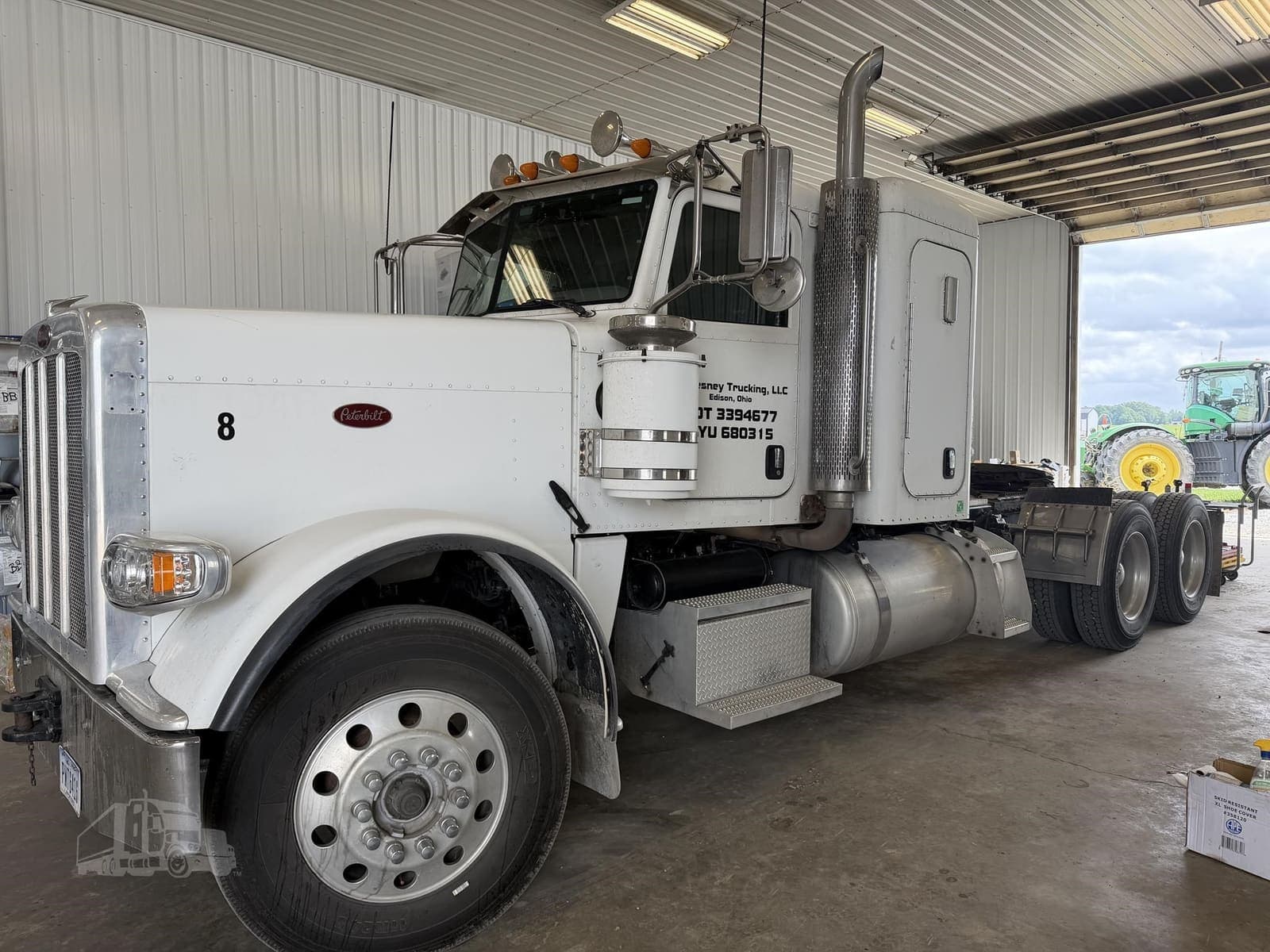 2012 Peterbilt 388 - photo 1