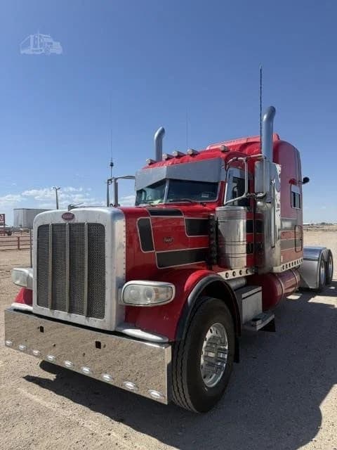 2013 Peterbilt 388 - photo 1