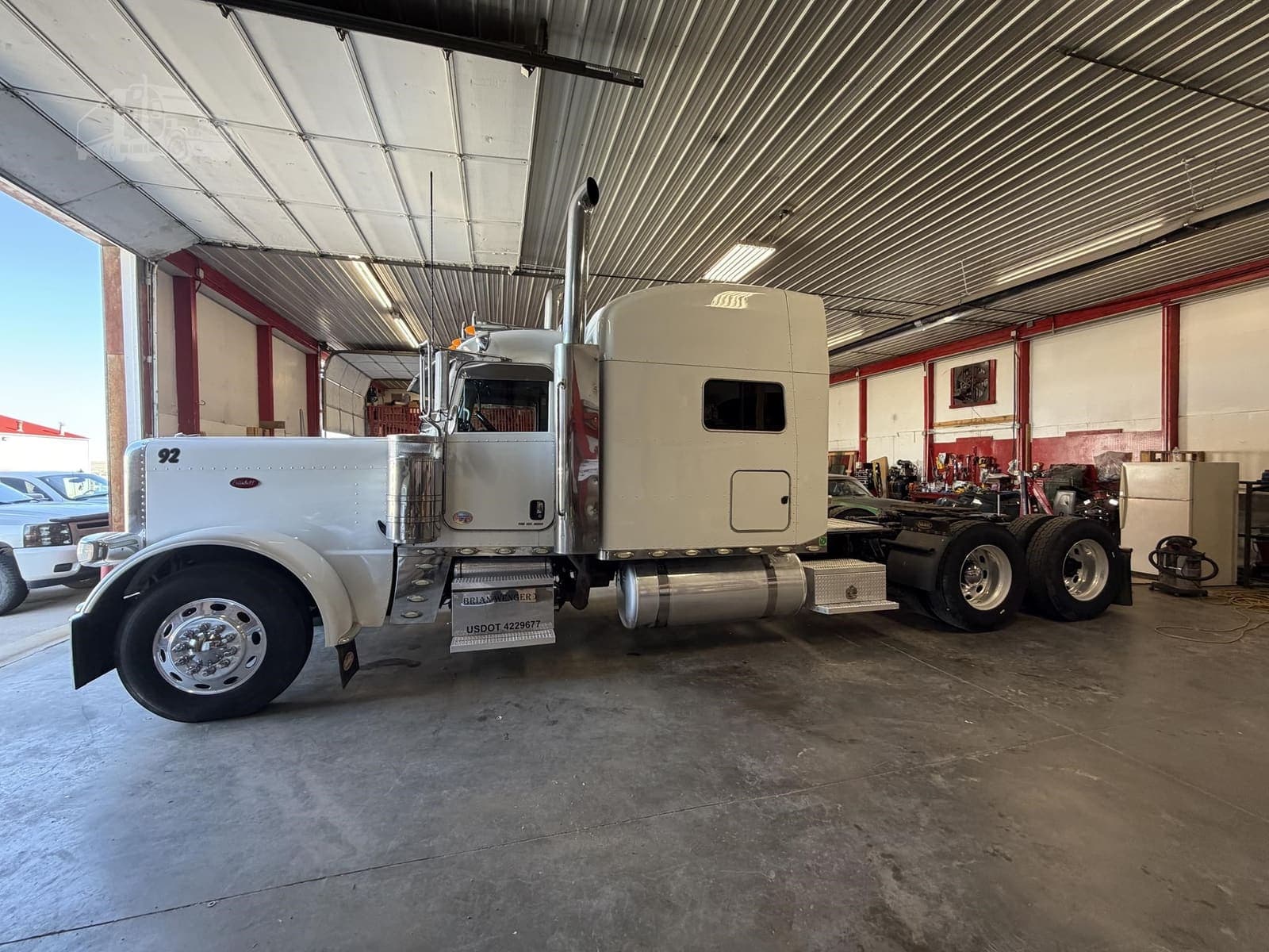 2013 Peterbilt 389 - photo 1
