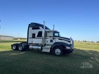 2014 Kenworth T660 - photo 1