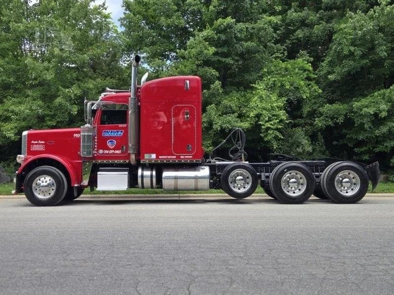 2015 Peterbilt 389 - photo 1