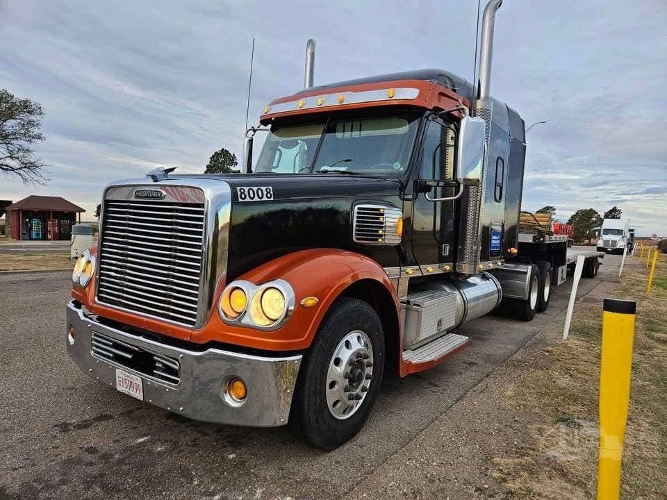2016 Freightliner Coronado 132 - photo 1