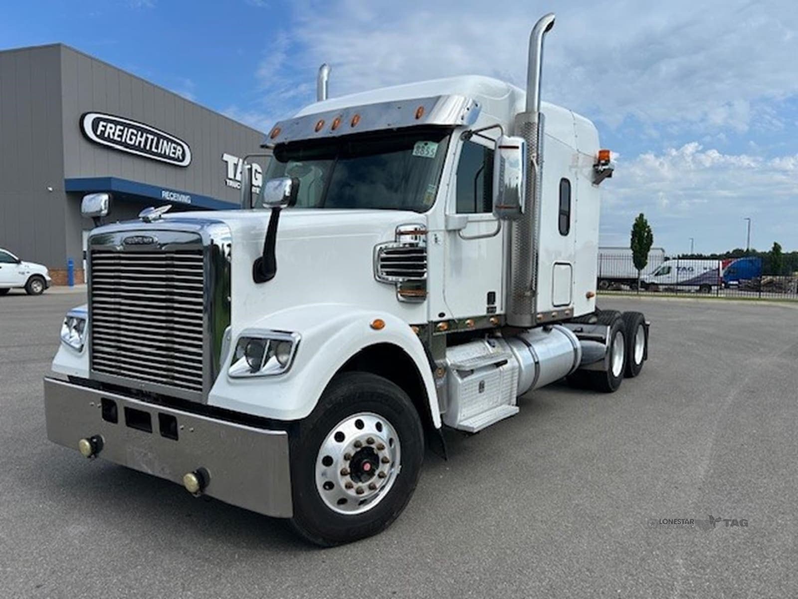 2017 Freightliner 122SD - photo 1