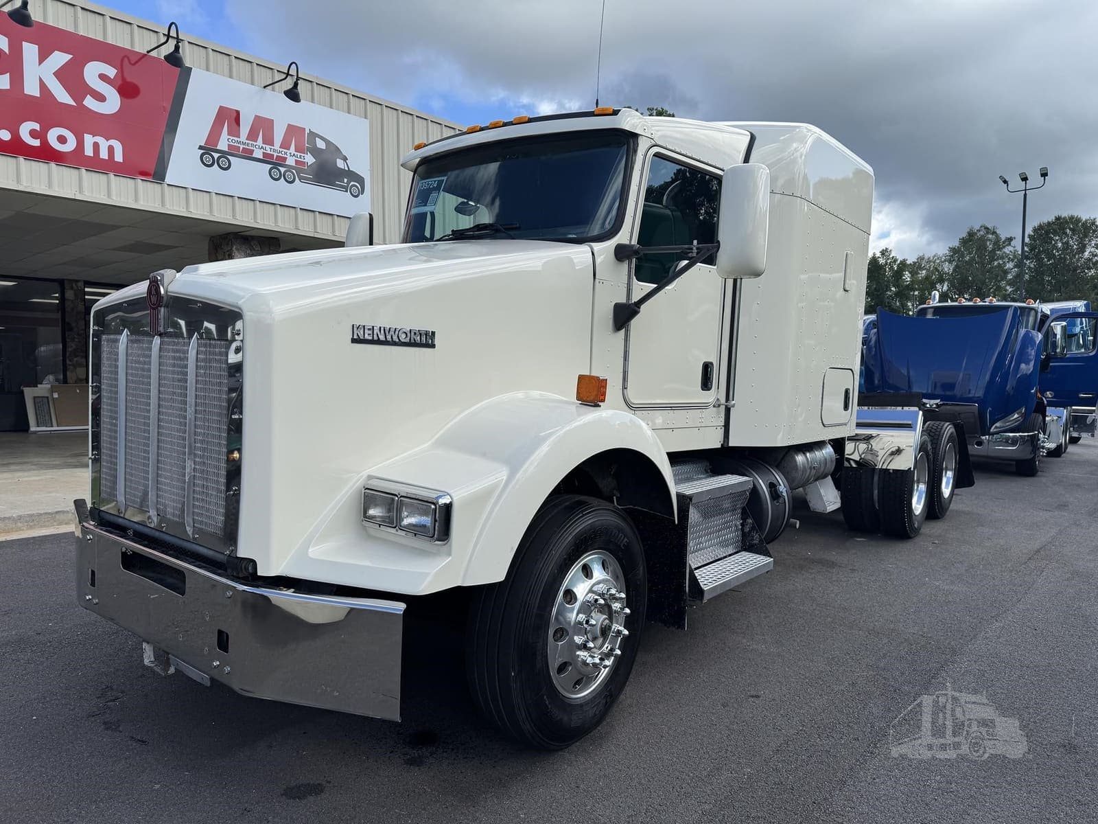 2017 Kenworth T800 - photo 1