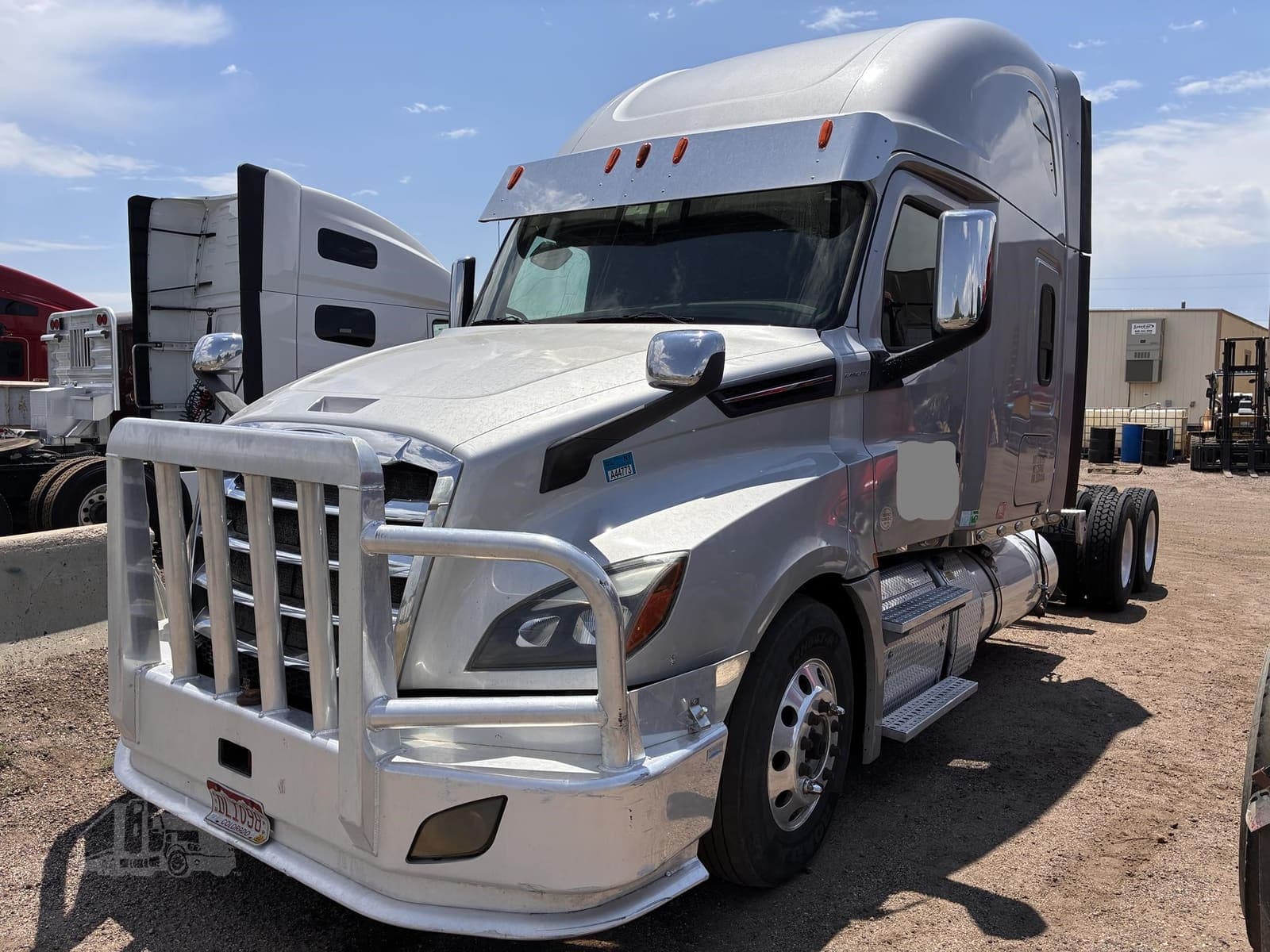 2018 Freightliner Cascadia 126 - photo 1