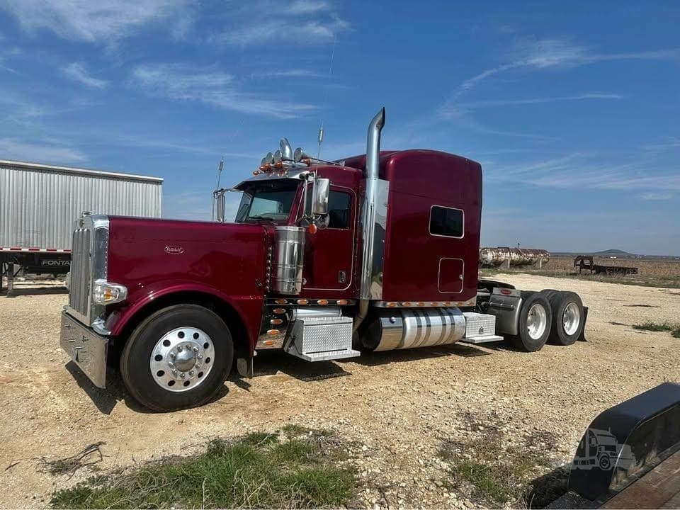 2018 Peterbilt 389 - photo 1