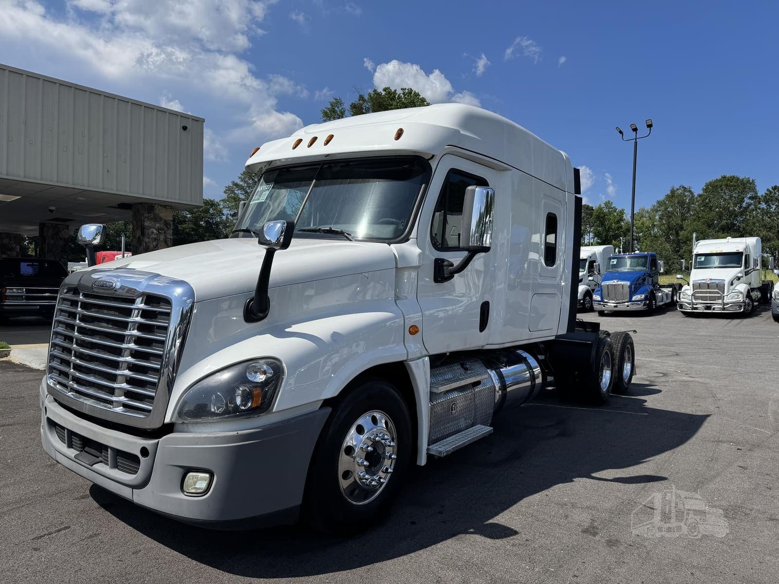 2019 Freightliner Cascadia 125 - photo 1
