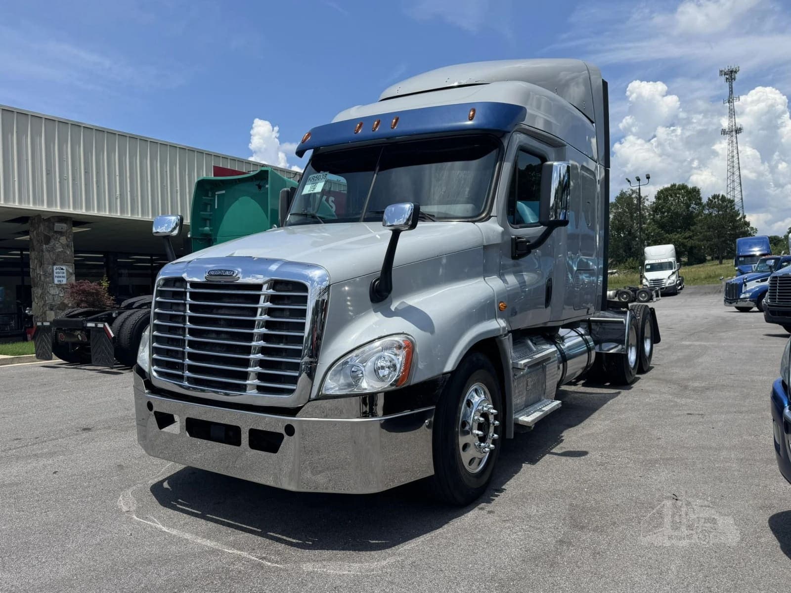 2019 Freightliner Cascadia 125 - photo 1