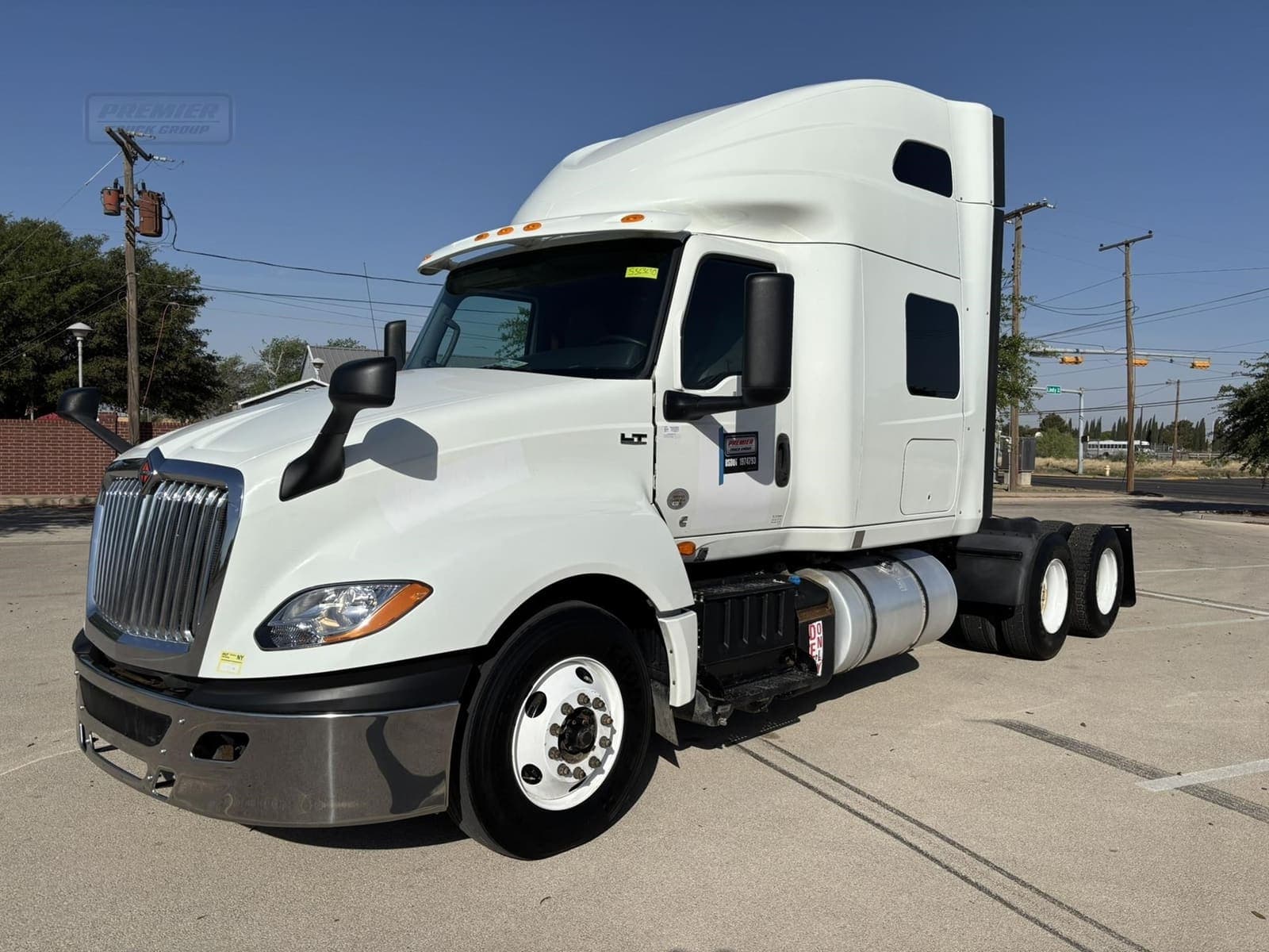 2019 International LT - photo 1