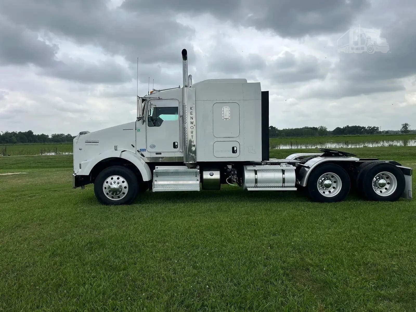 2019 Kenworth T800 - photo 1