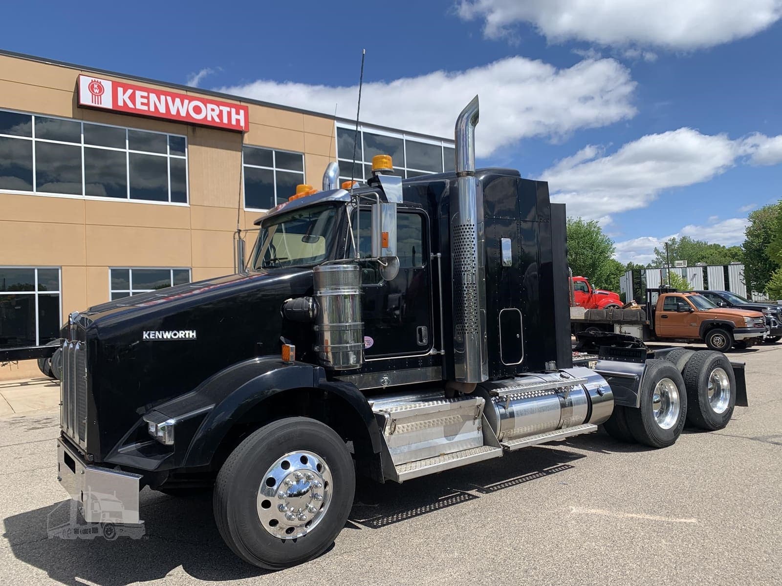 2019 Kenworth T800 - photo 1