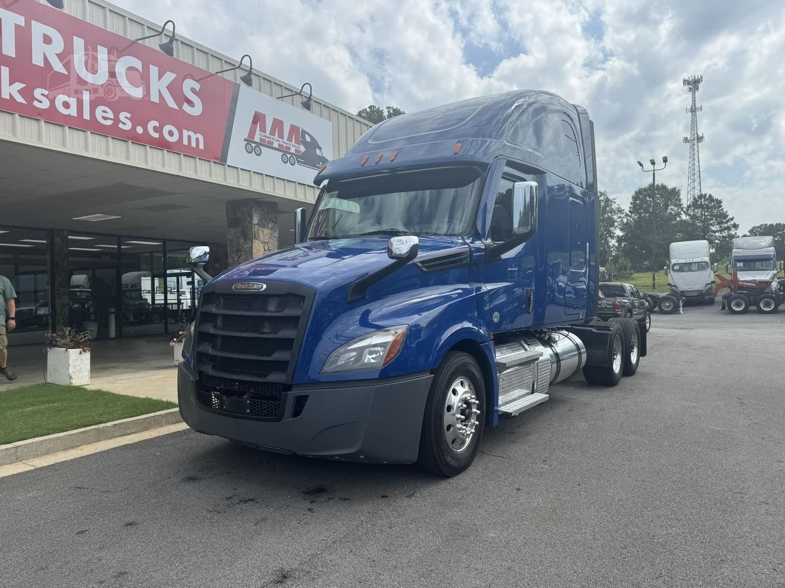 2020 Freightliner Cascadia 126 - photo 1