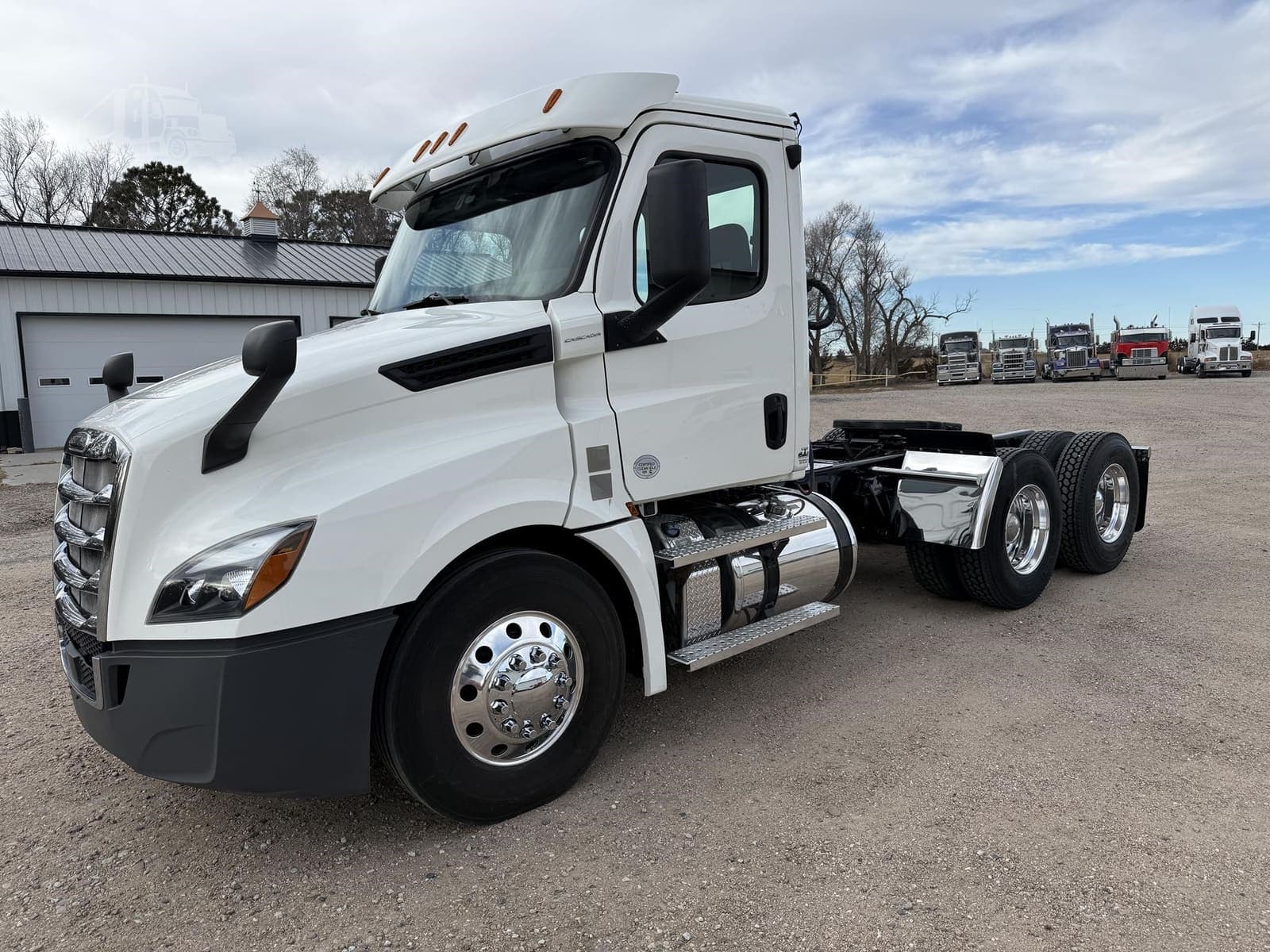 2020 Freightliner Cascadia 126 - photo 1