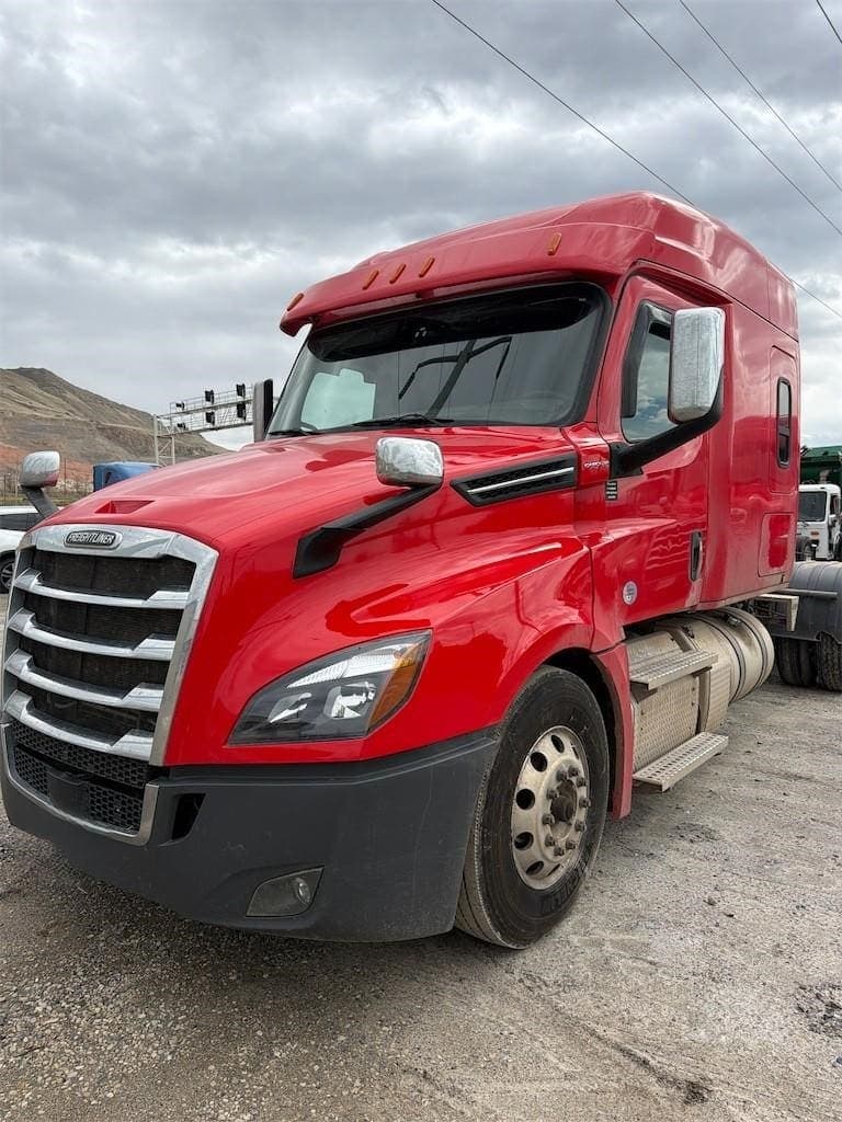 2020 Freightliner Cascadia 126 - photo 1