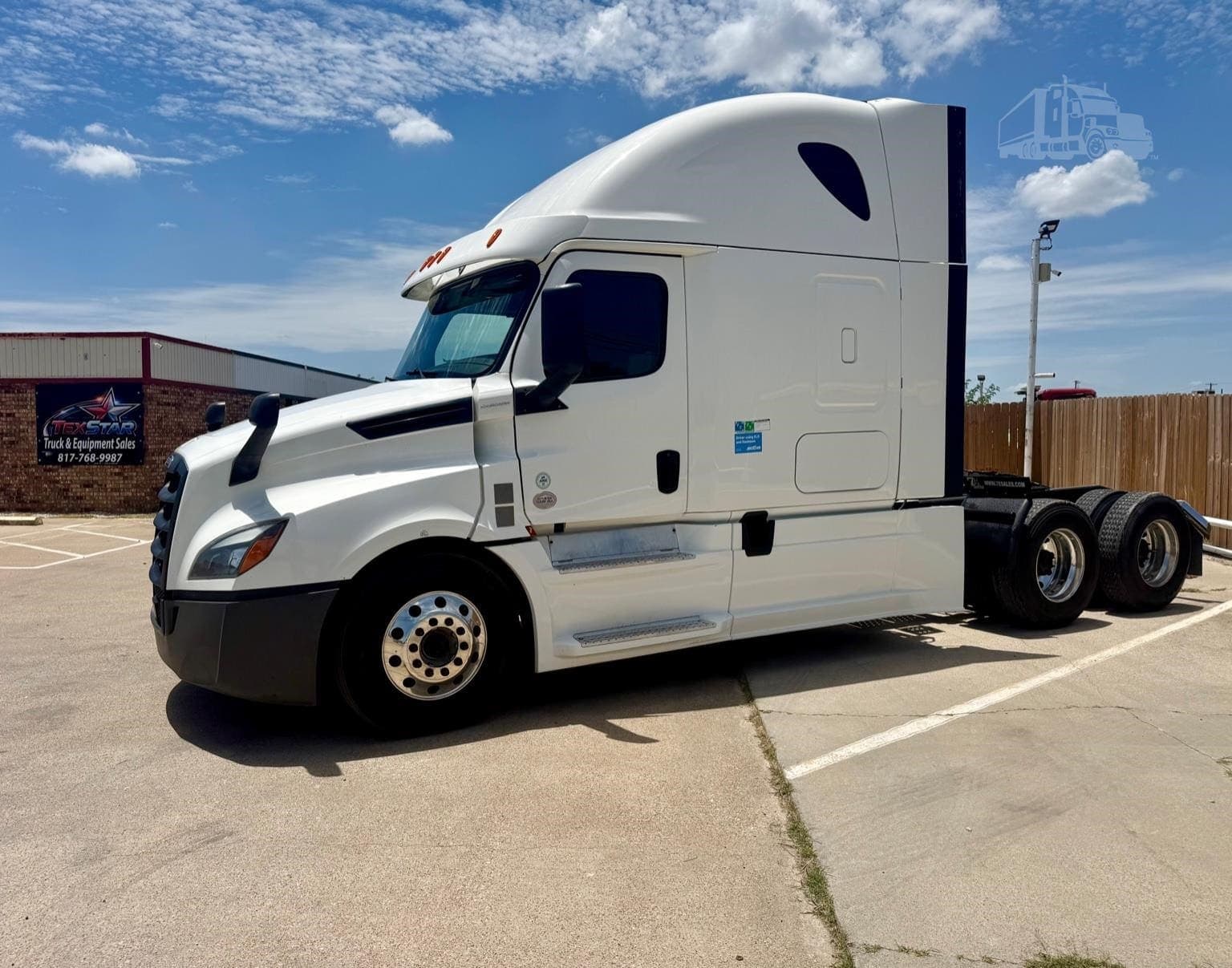 2020 Freightliner Cascadia 126 - photo 1