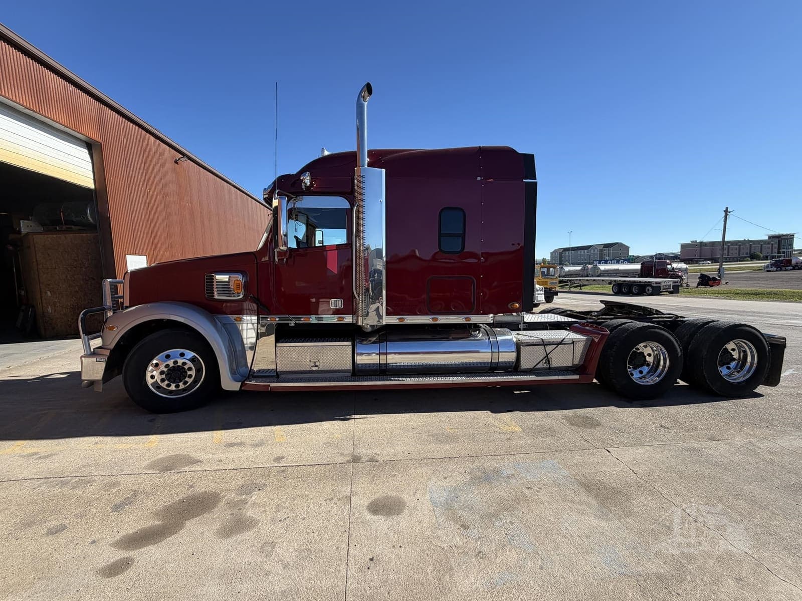 2020 Freightliner Coronado 132 - photo 1