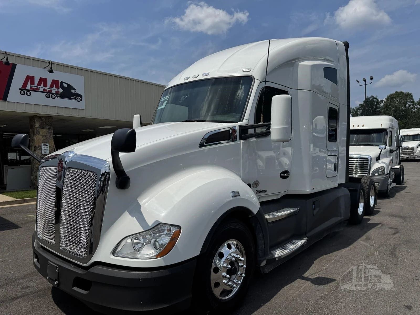 2020 Kenworth T680 - photo 1