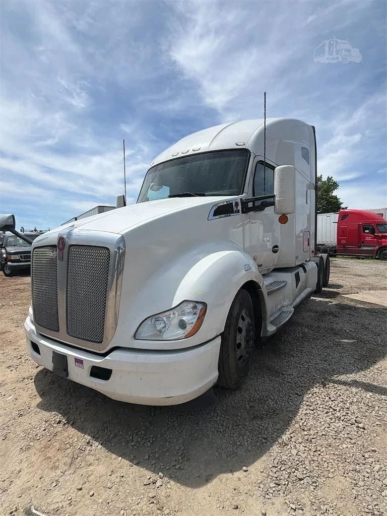 2020 Kenworth T680 - photo 1
