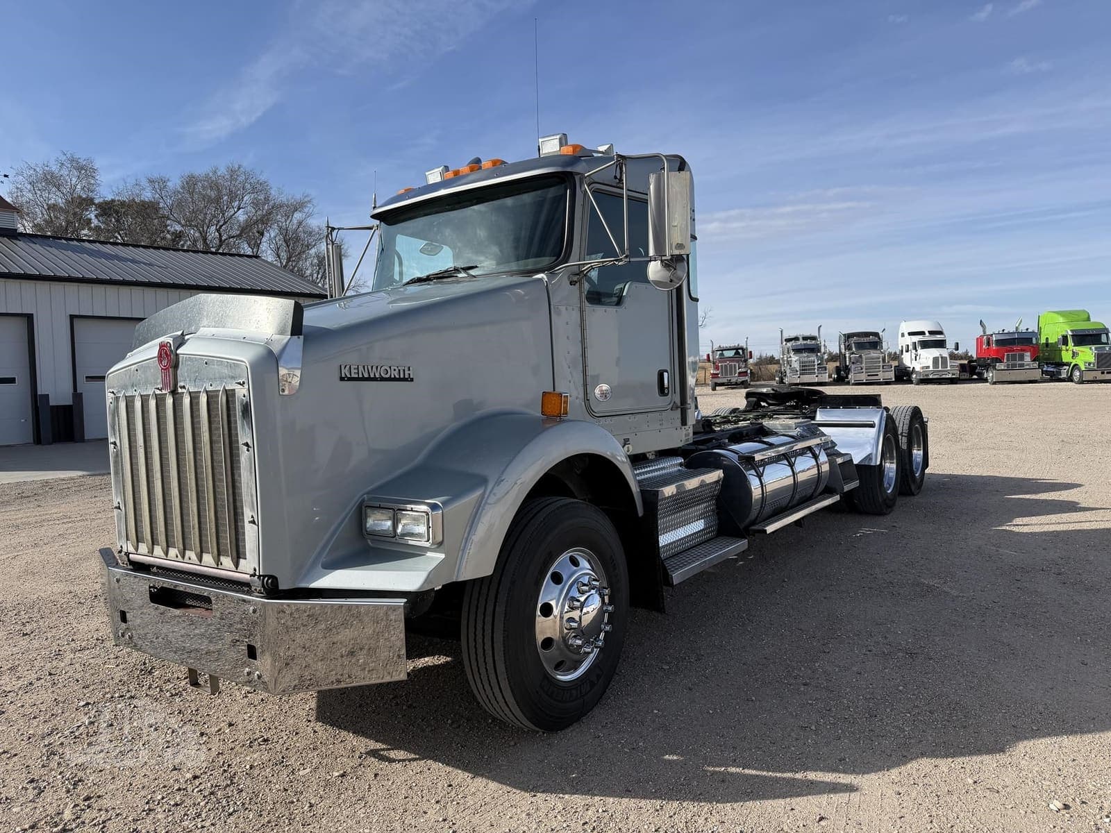 2020 Kenworth T800 - photo 1