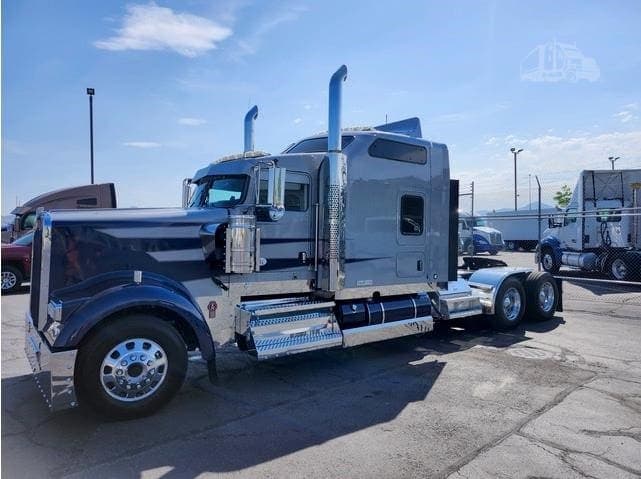 2020 Kenworth W900B - photo 1