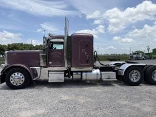 2020 Peterbilt 389 - photo 1