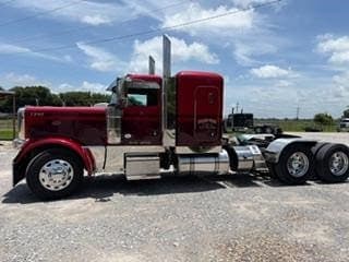 2020 Peterbilt 389 - photo 1