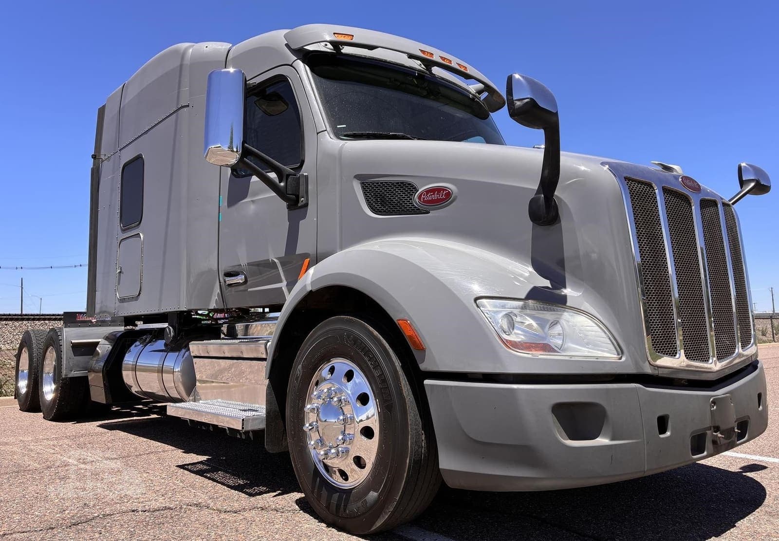 2020 Peterbilt 579 - photo 1
