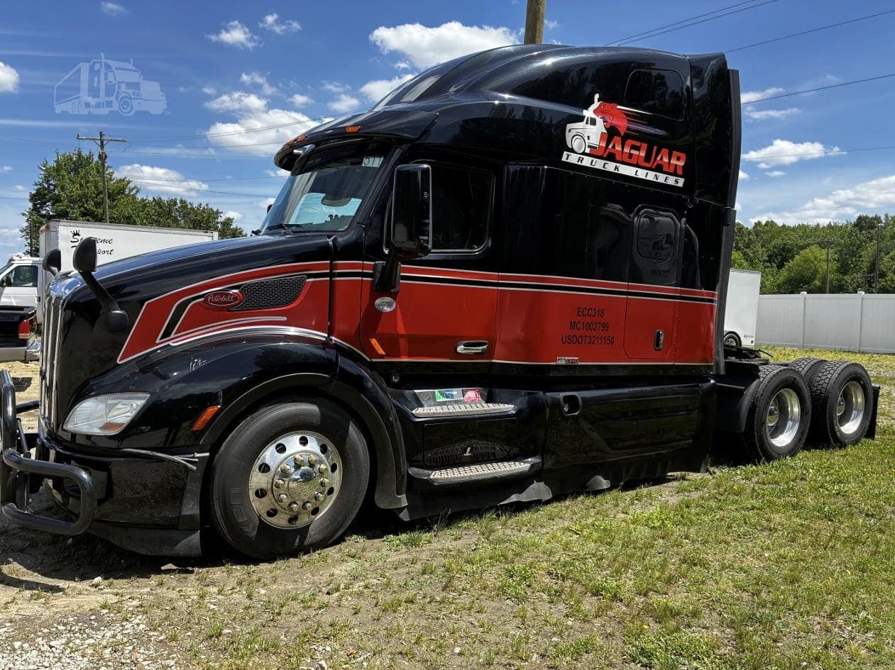 2020 Peterbilt 579 - photo 1
