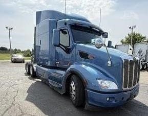2020 Peterbilt 579 - photo 1