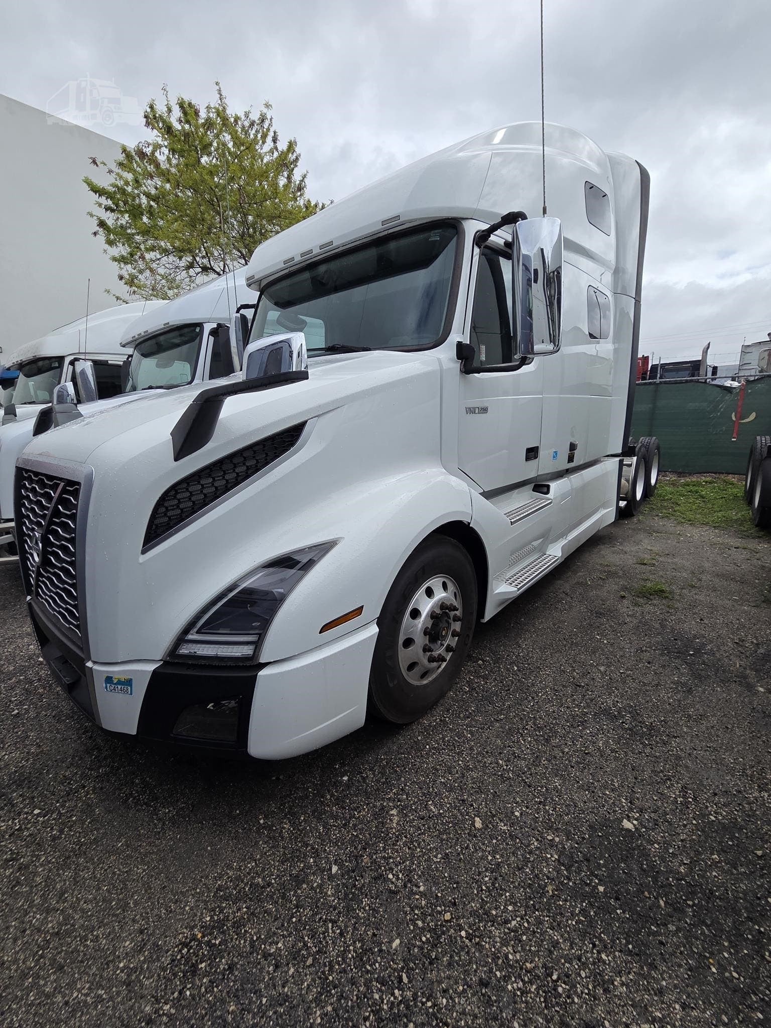 2020 Volvo VNL64T760 - photo 1