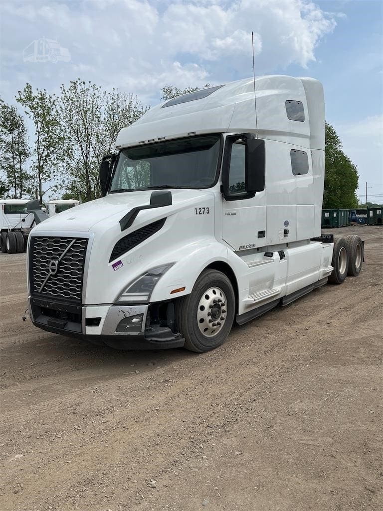 2020 Volvo VNL64T760 - photo 1