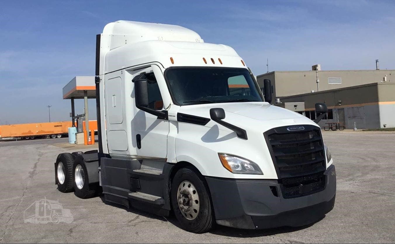 2021 Freightliner Cascadia 126 - photo 1