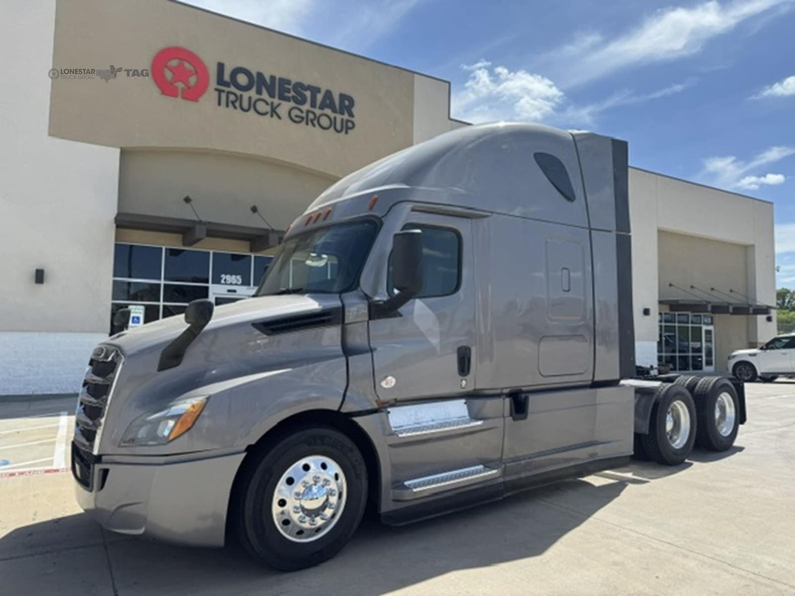 2021 Freightliner Cascadia 126 - photo 1