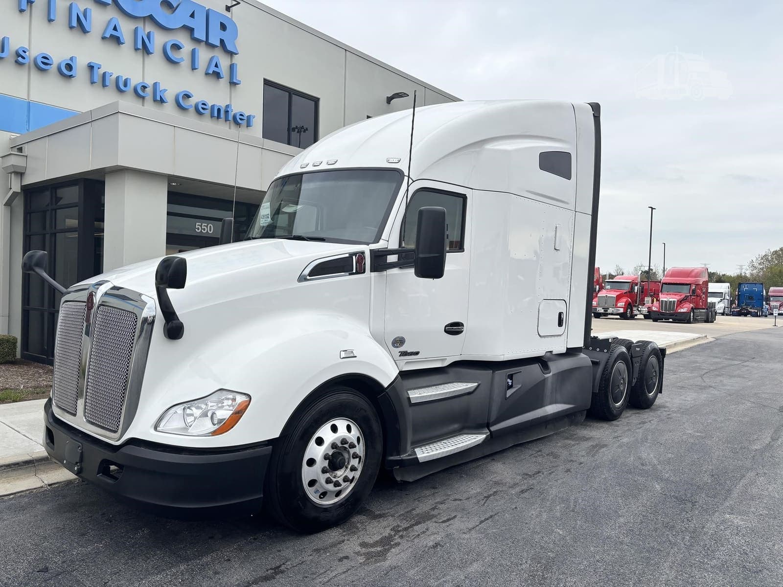 2021 Kenworth T680 - photo 1