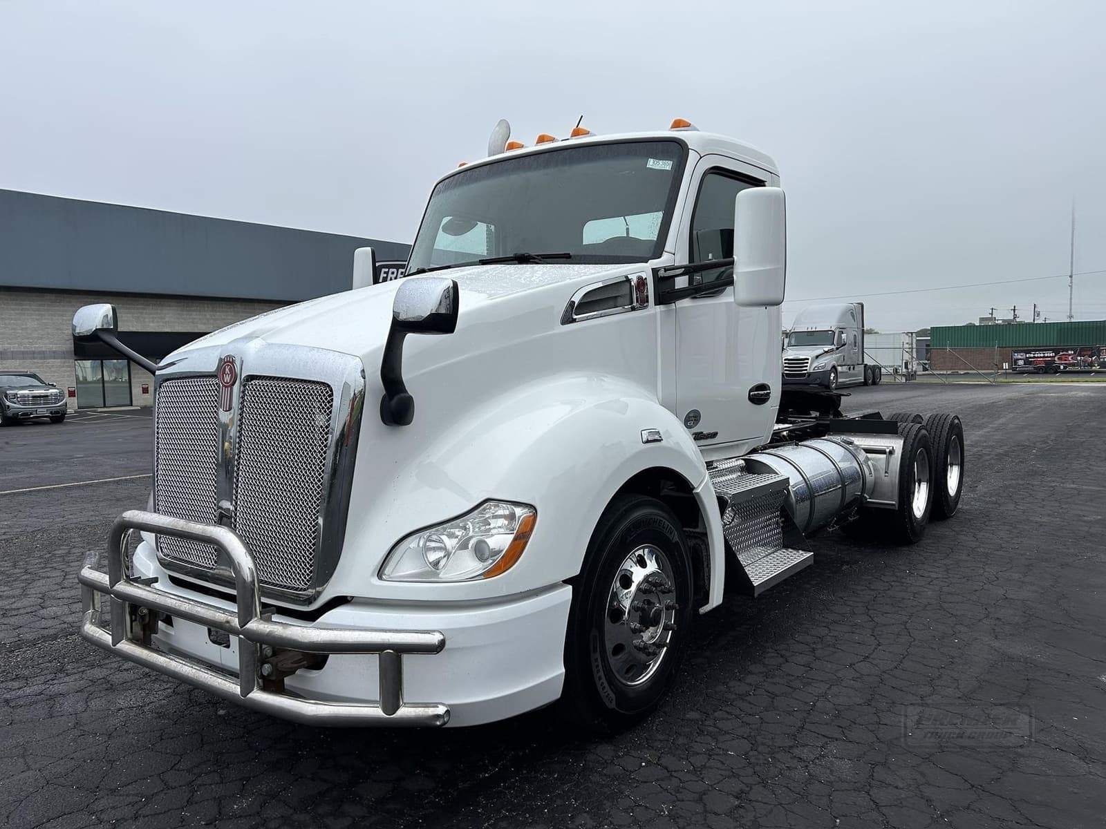 2021 Kenworth T680 - photo 1