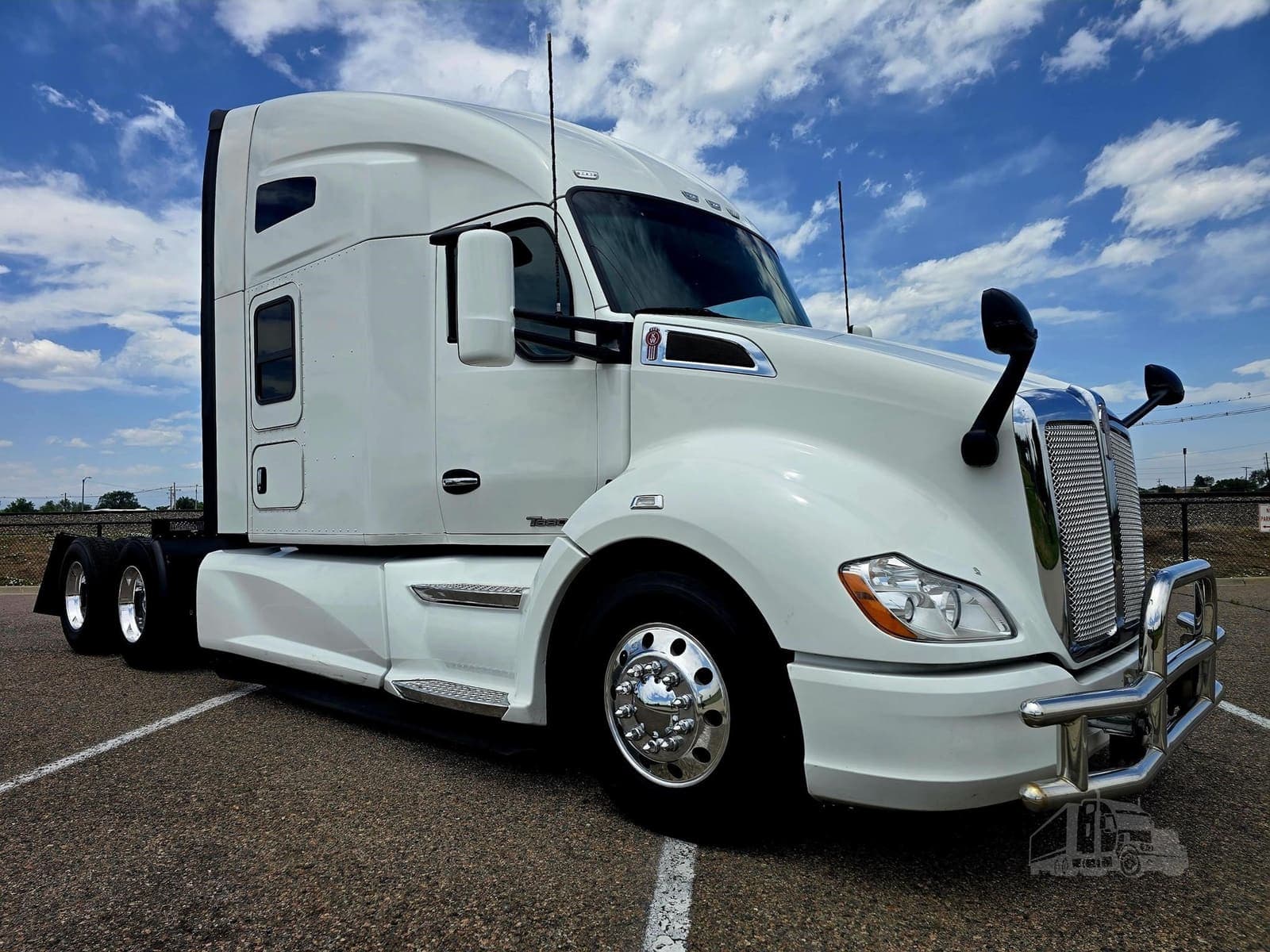 2021 Kenworth T680 - photo 1