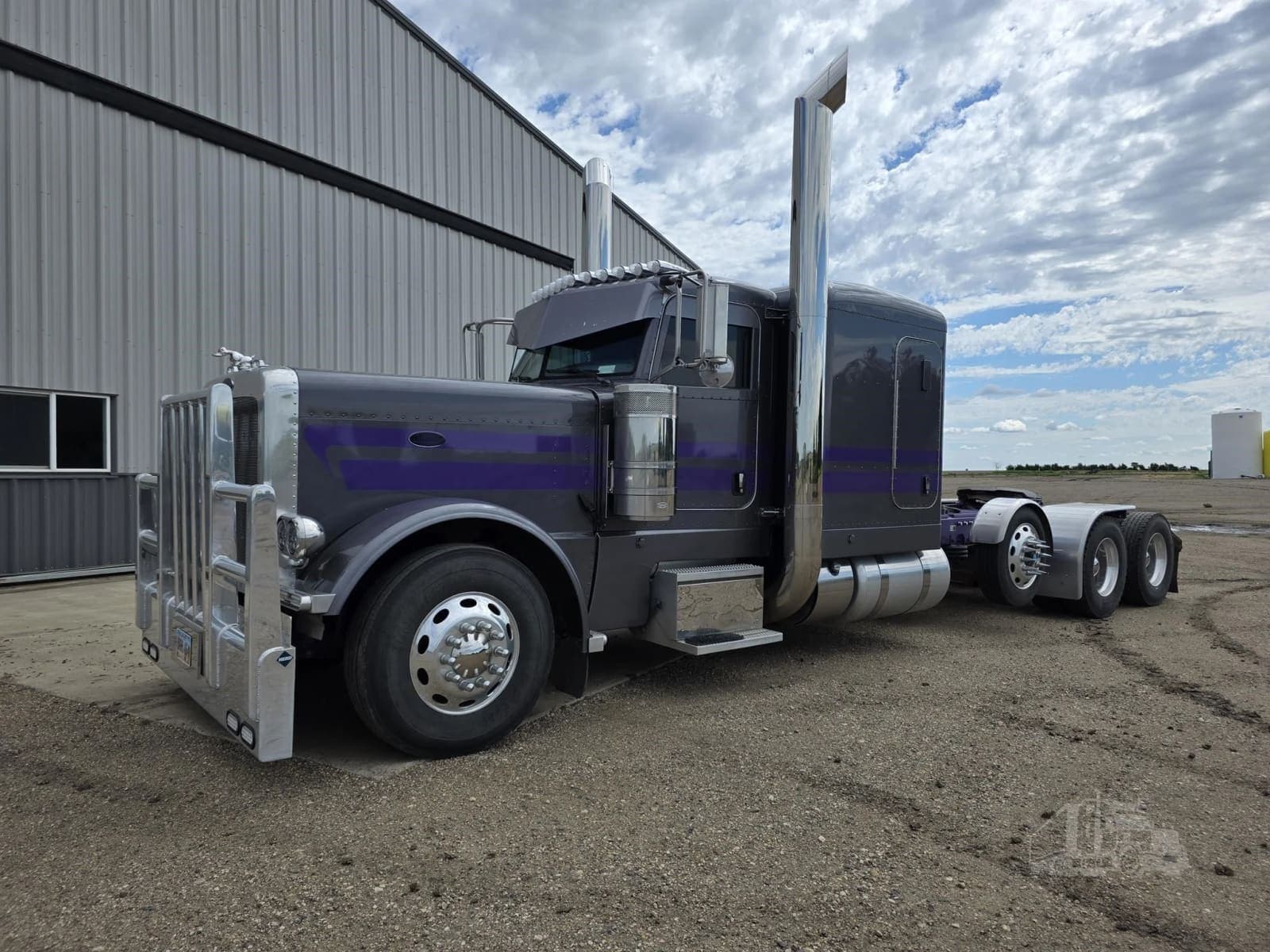 2021 Peterbilt 389 - photo 1