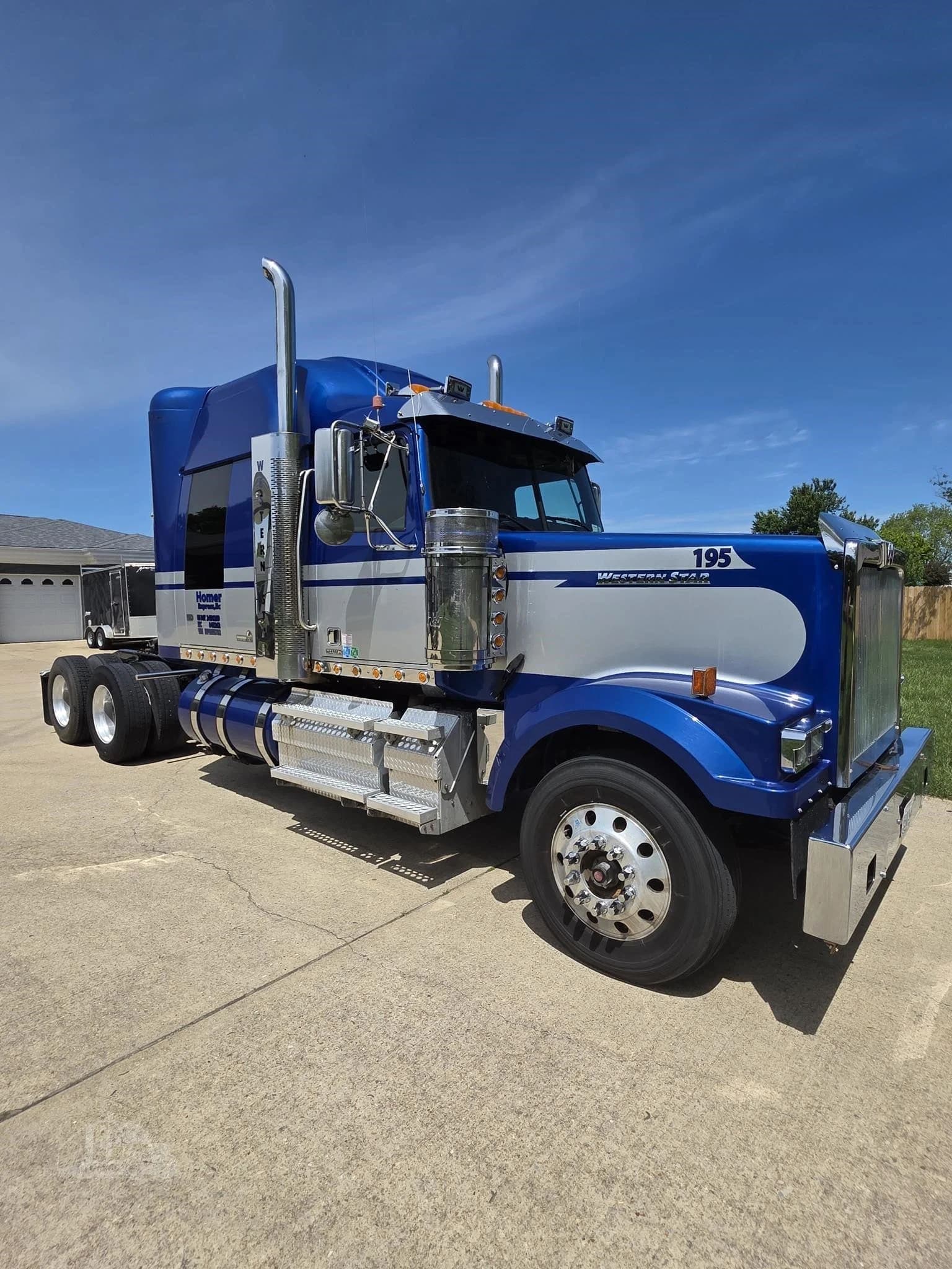2021 Western Star 4900 - photo 1