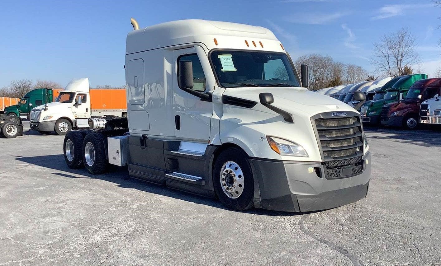 2022 Freightliner Cascadia 126 - photo 1
