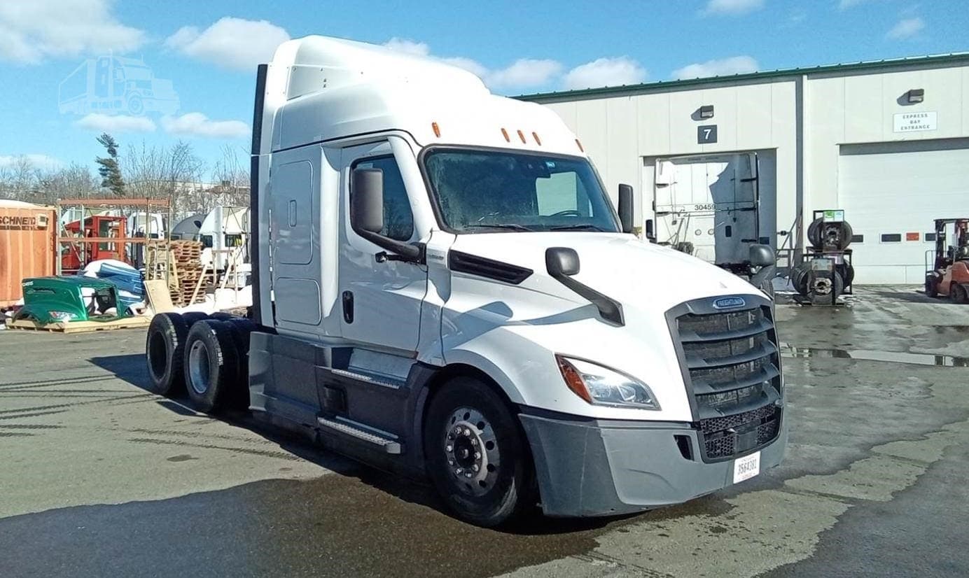 2022 Freightliner Cascadia 126 - photo 1