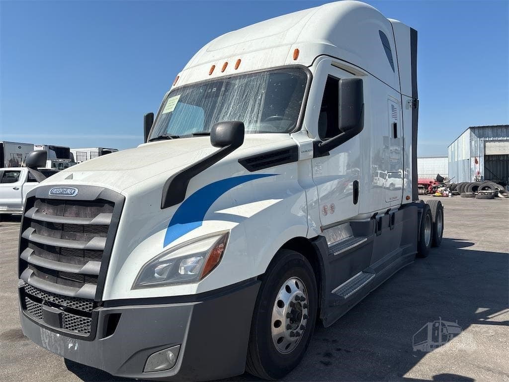 2022 Freightliner Cascadia 126 - photo 1
