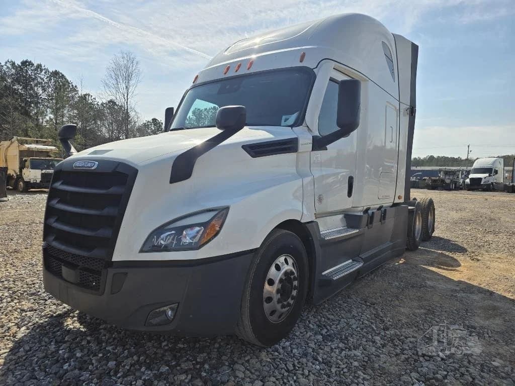 2022 Freightliner Cascadia 126 - photo 1