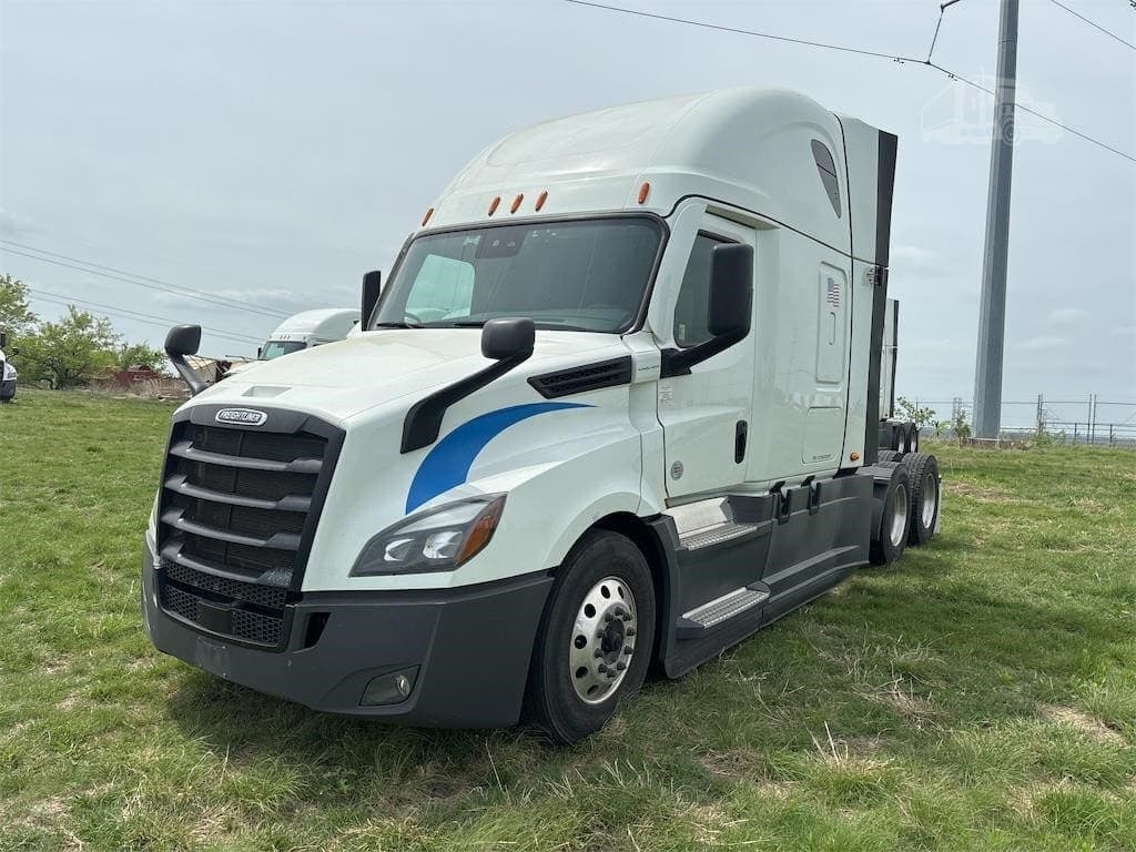 2022 Freightliner Cascadia 126 - photo 1