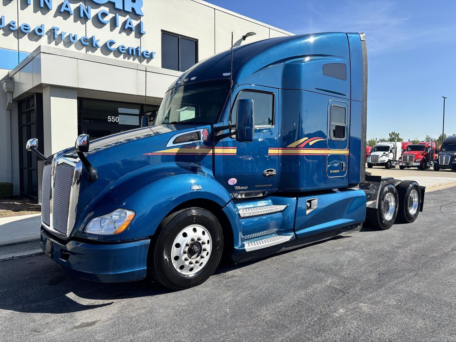 2022 Kenworth T680 - photo 1