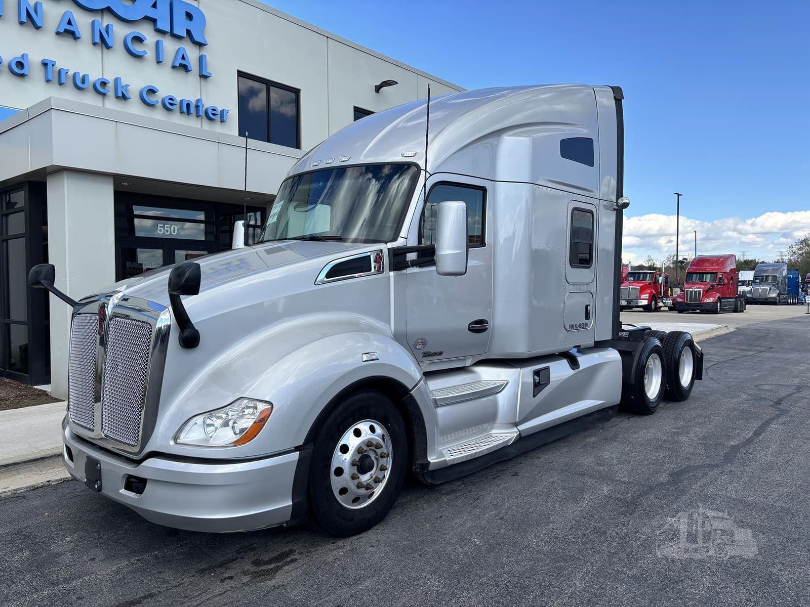 2022 Kenworth T680 - photo 1